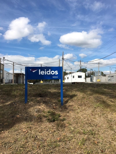 post and panel signs Photo